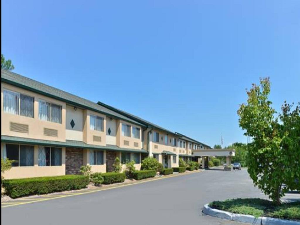 Americas Best Value Inn New Paltz Exterior foto